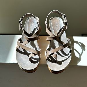 Cordani Grey Cross Strap Leather Sandals